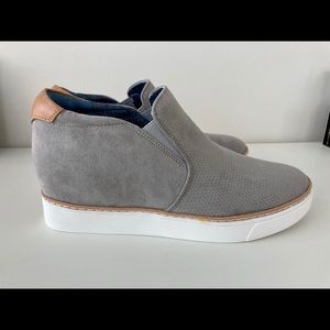 Dr. Scholl’s Wedge suede sneakers